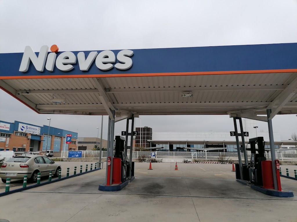 Gasolinera Nieves Esparreguera Cami Ral — Del propietario