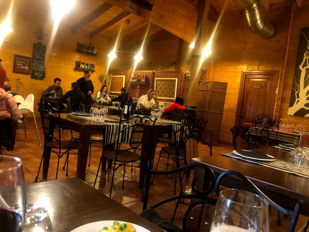 Asador Parrilla La Ermita — Comida y bebida