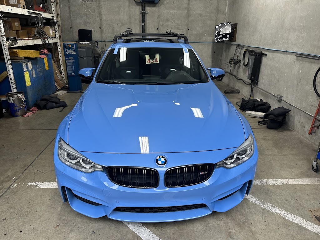 Vivid Auto Glass in Oakland