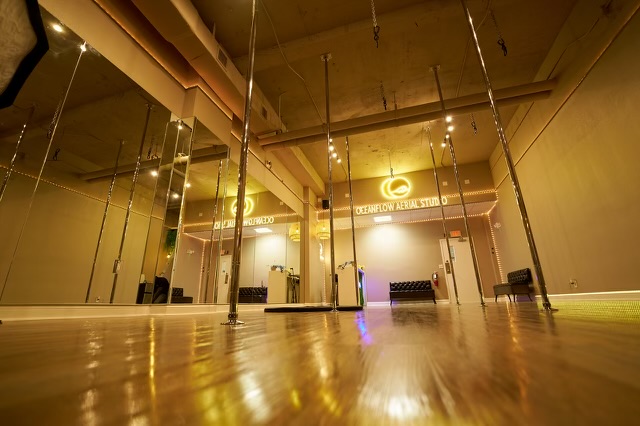  OCEANFLOW AERIAL STUDIO