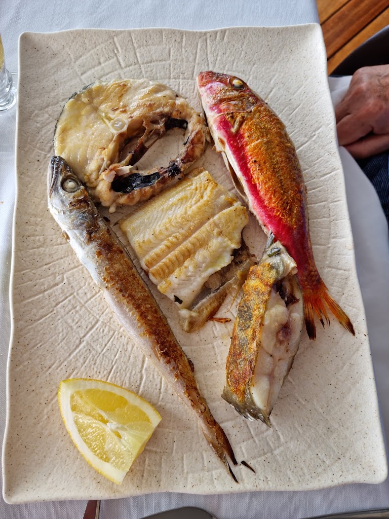 Restaurante La Ponderosa — Comida y bebida