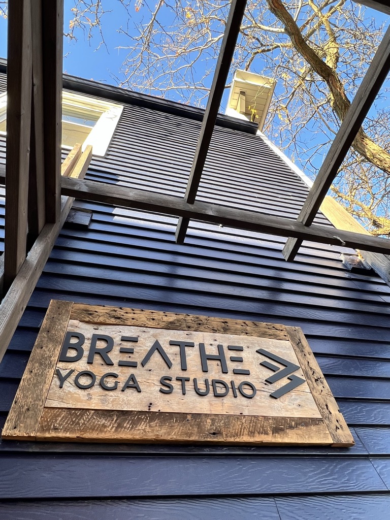  BREATHE STUDIO Yoga