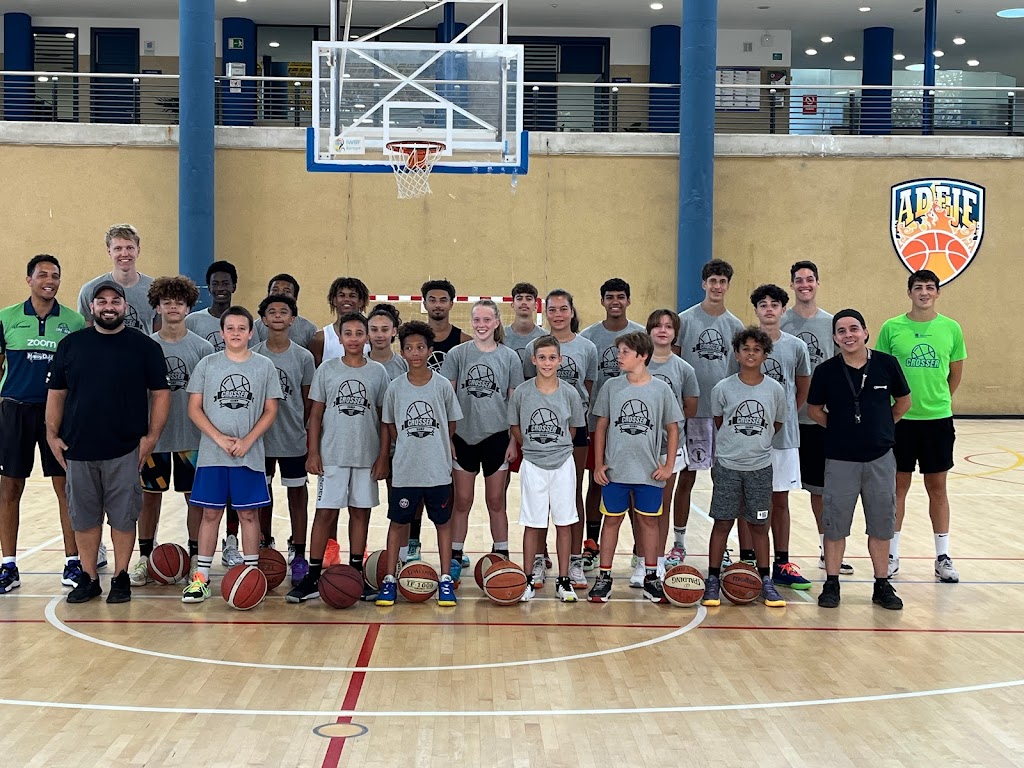 CROSSER BASKETBALL ACADEMY