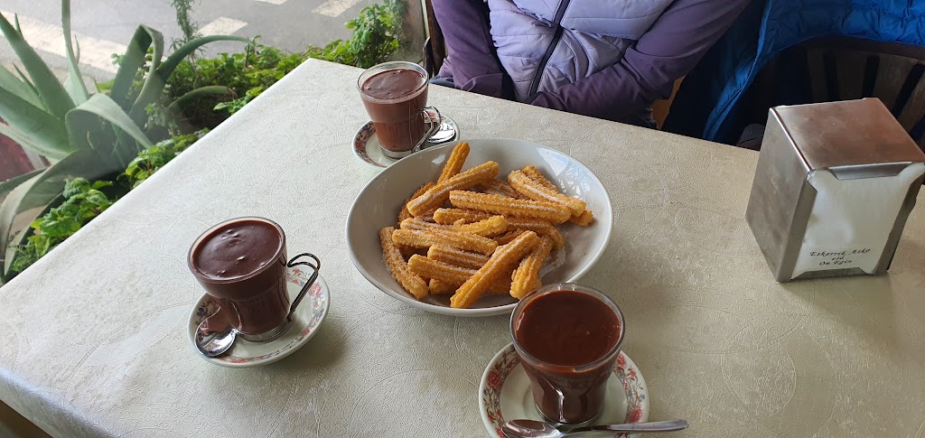Bar Zubi Ondo — Comida y bebida