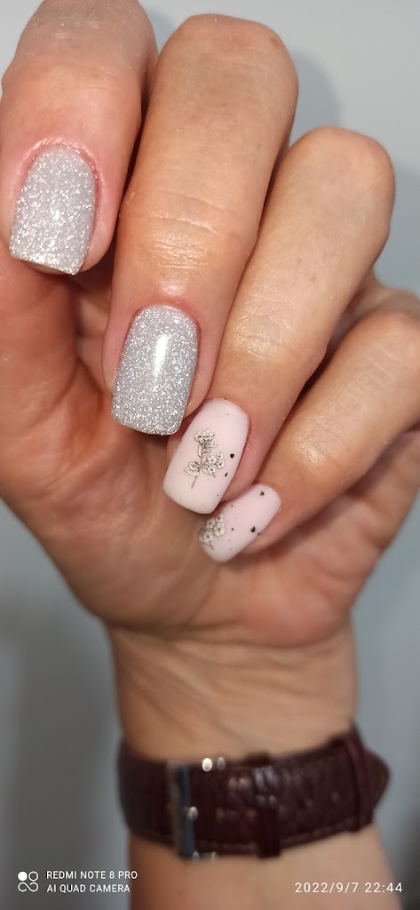 Elena-nails