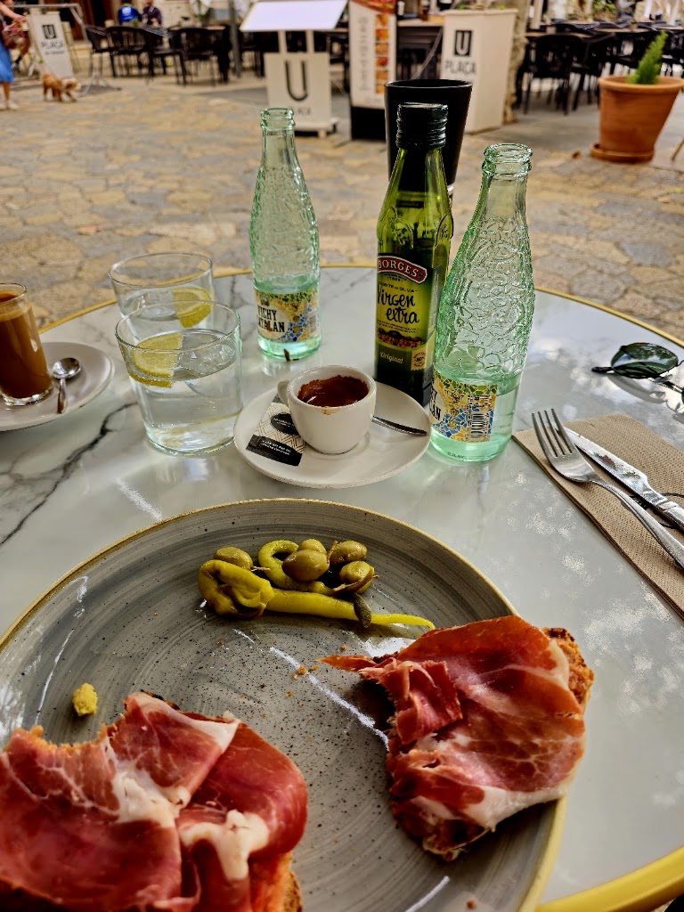 Ca'n Moixet — Comida y bebida