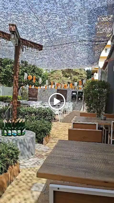 A Esgaya Fuengirola restaurante — Ambiente
