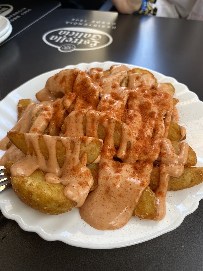 Bar cafeteria fran — Comida y bebida