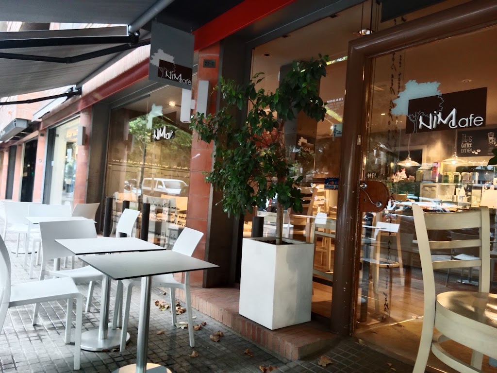 Nim Cafe — Ambiente