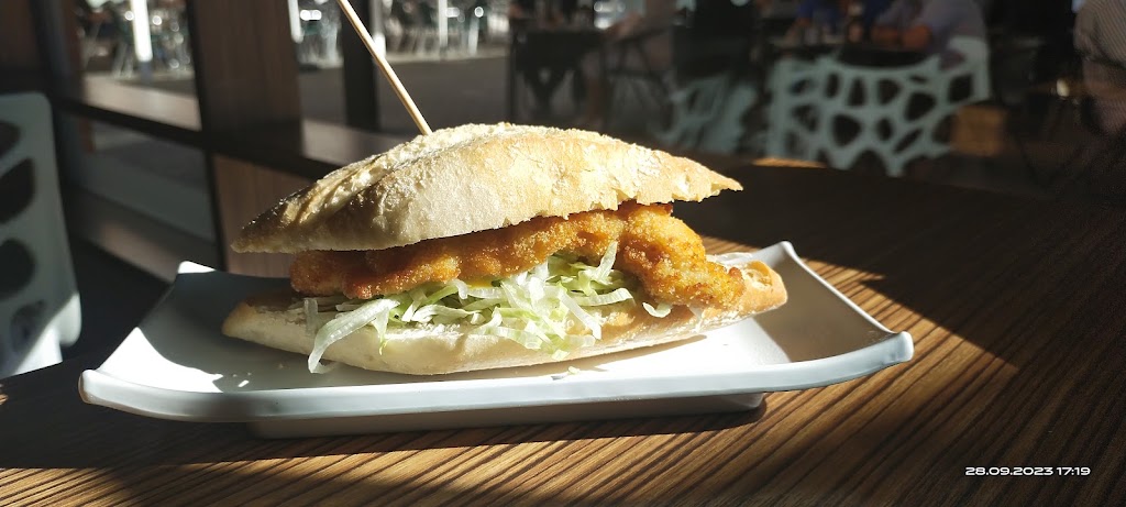Cerveceria El Esquinazo — Comida y bebida