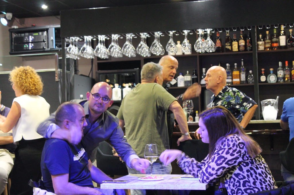 Uriel Lounge Bar — Ambiente