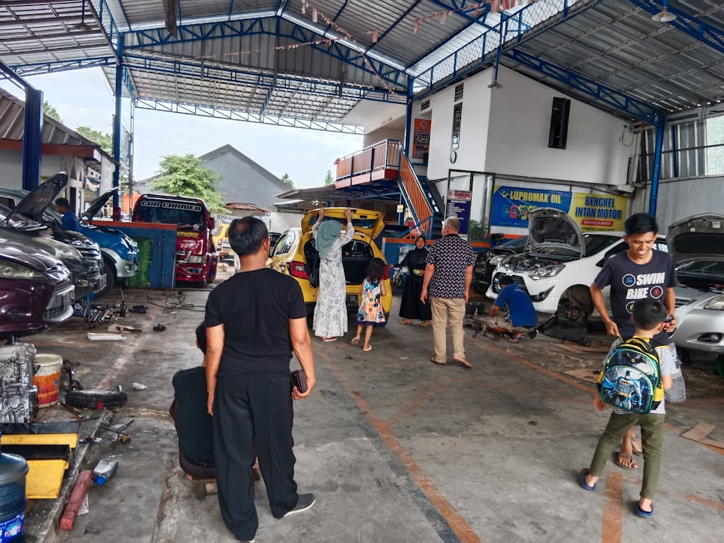 Bengkel mobil Intan Motor