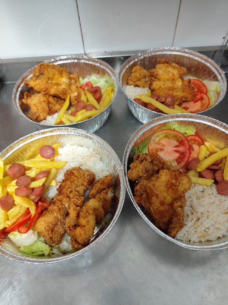 Cafeteria la marina — Comida y bebida