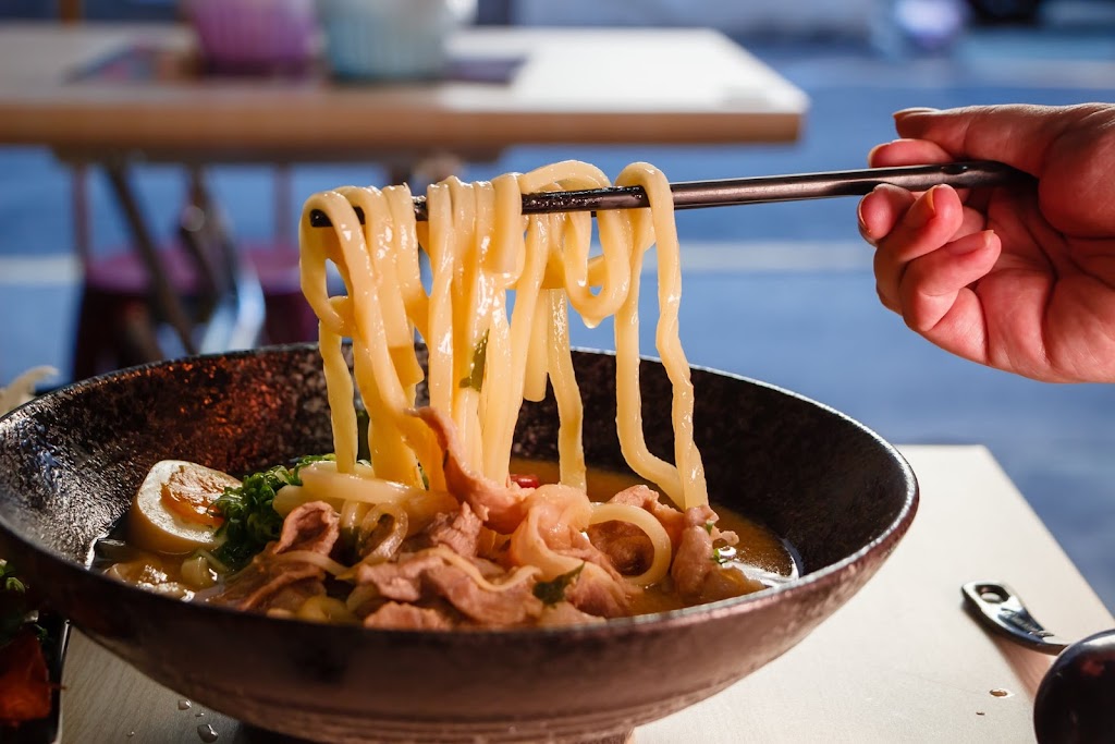 八鷹料亭（咖喱、串燒、炸物、火鍋、丼飯、海鮮烏龍麵、啤酒） 的照片