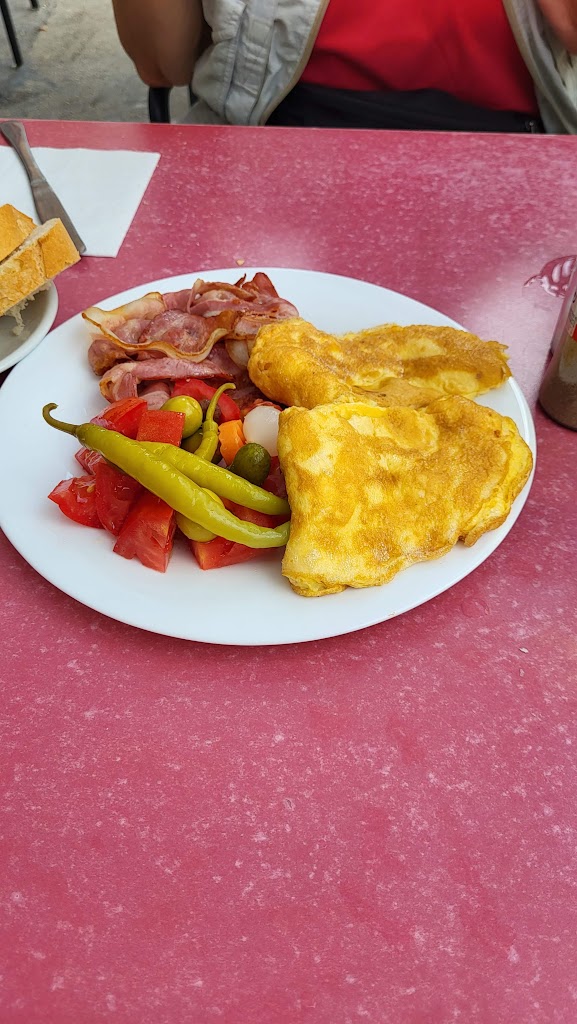 BAR RAIMA — Comida y bebida