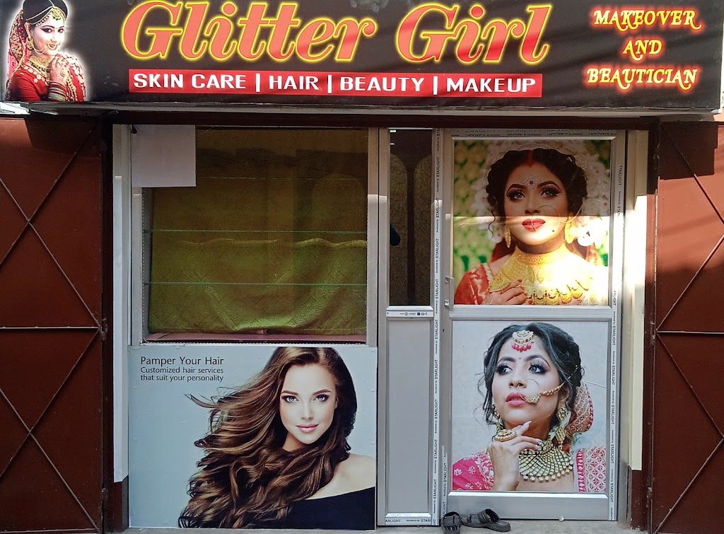 Glitter Girl Makeover And Beautician