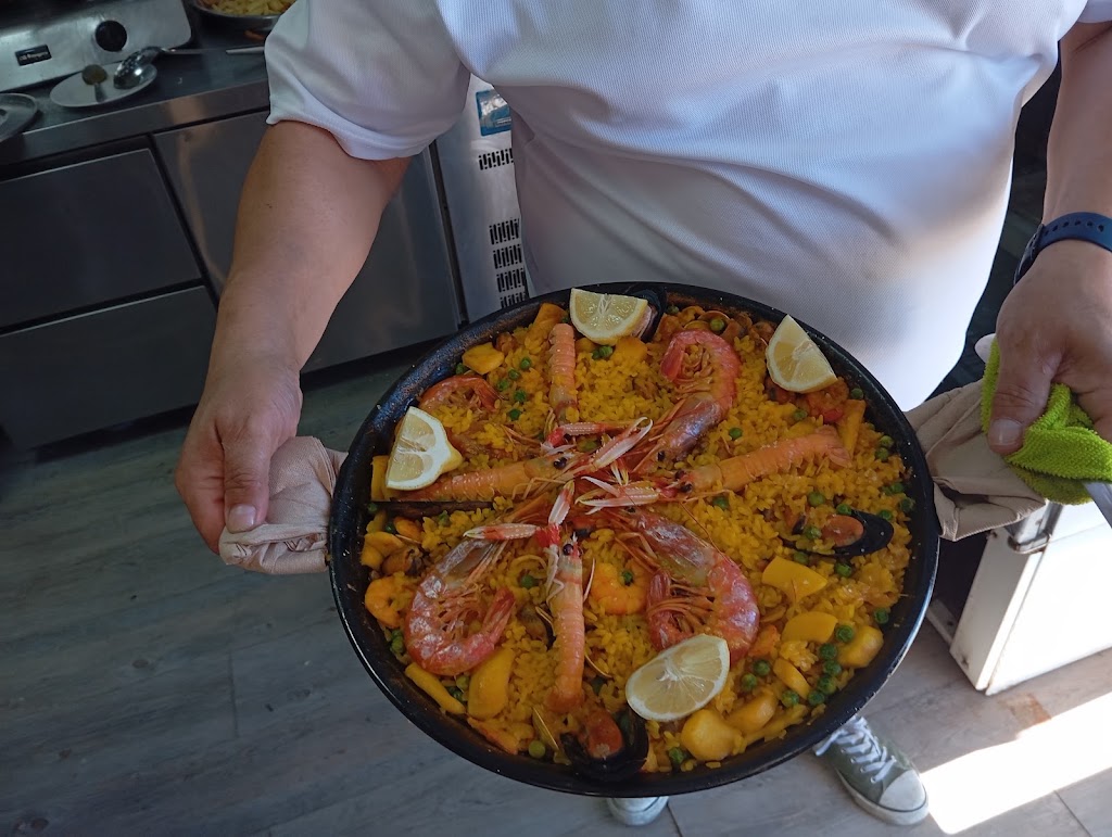 La Cabana de la Gaviota — Comida y bebida