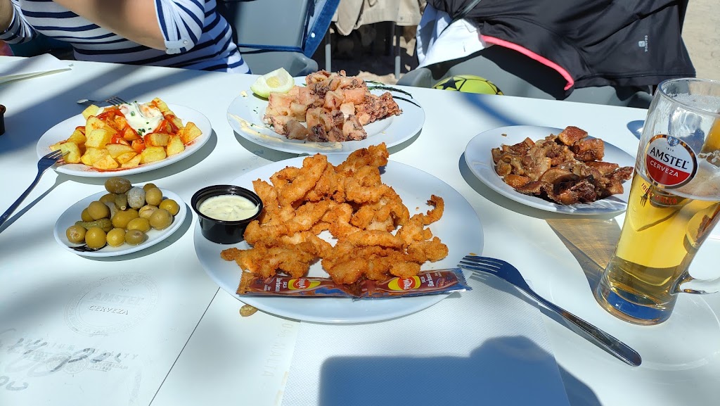 Bar La Canaleta — Comida y bebida