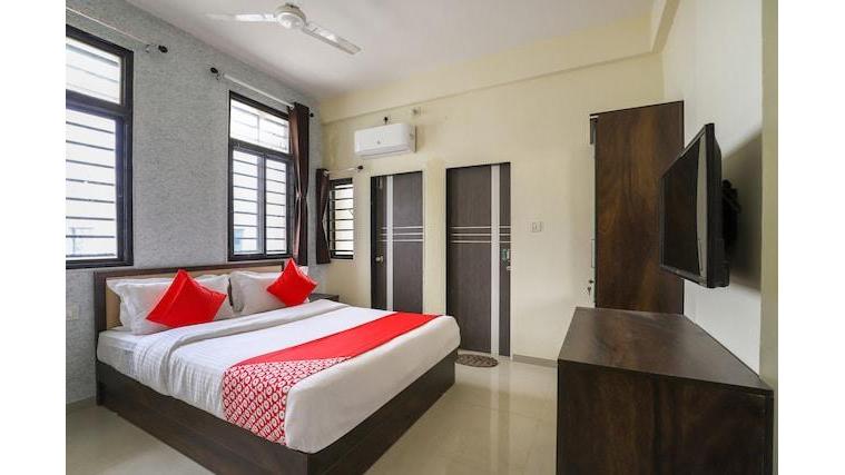 Oyo 49384 Hotel Happy Place