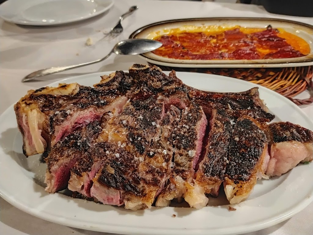 Asador Burruntzi — Comida y bebida