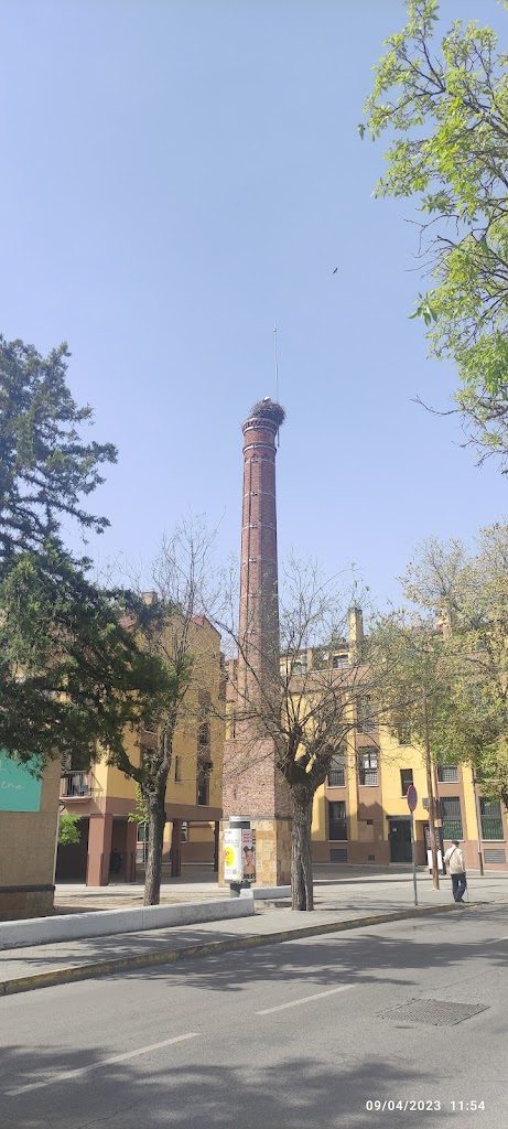 Chimenea de la antigua fabrica de chocolate "la Colonial"