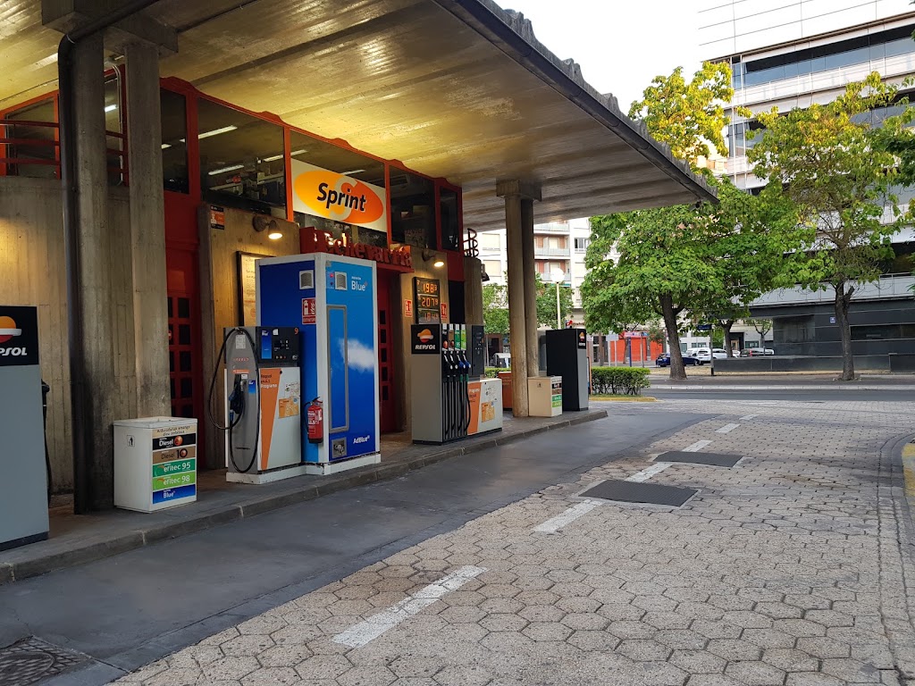 Repsol - E.S. Portal de Castilla — Estacion de servicio