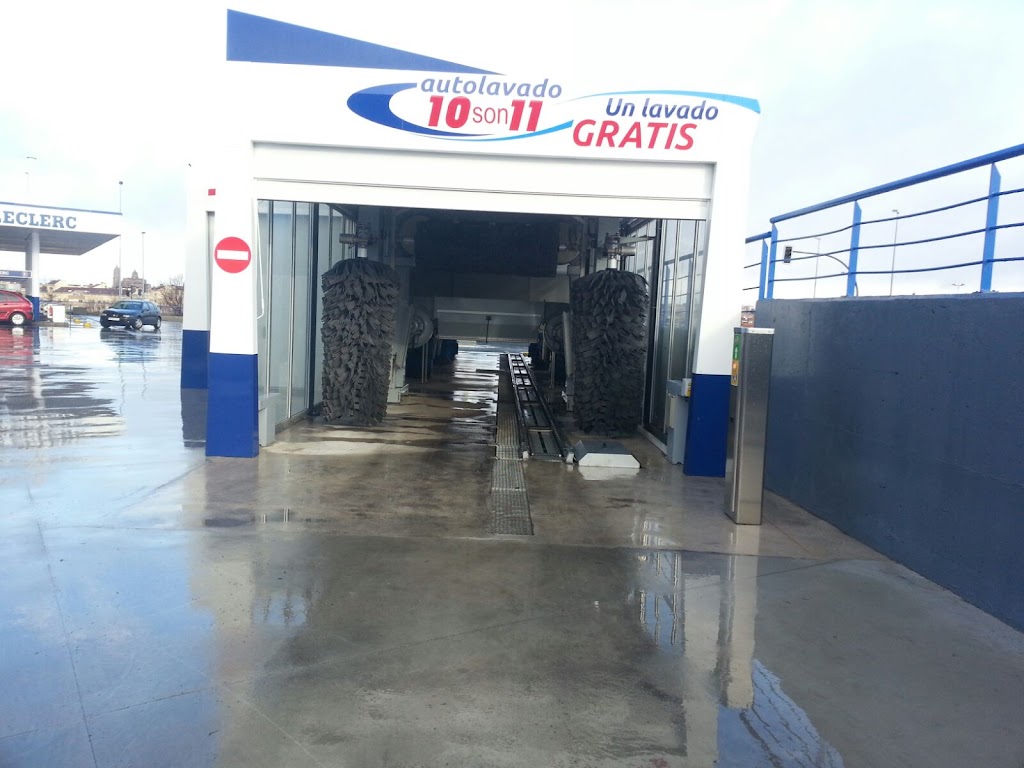 Autolavado de coches "Mas x Menos" — Exterior