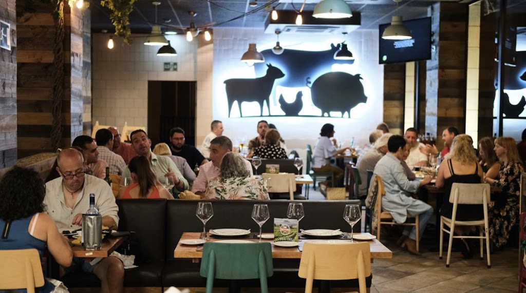 Asador Parrilla Bovino — Ambiente