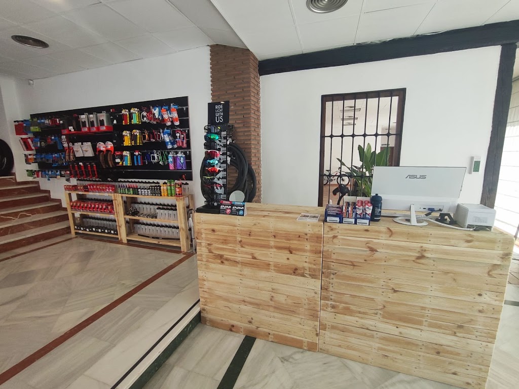 Todo Para Tu Bici & Cycling Coffee — Interior