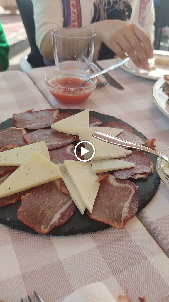 Restaurante Xics Cisne — Videos