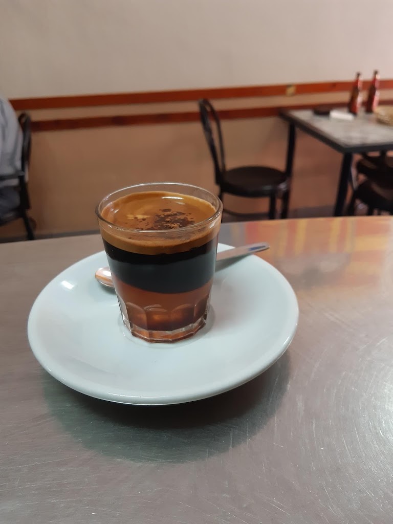 Jose Monsai Bar Conchin — Comida y bebida