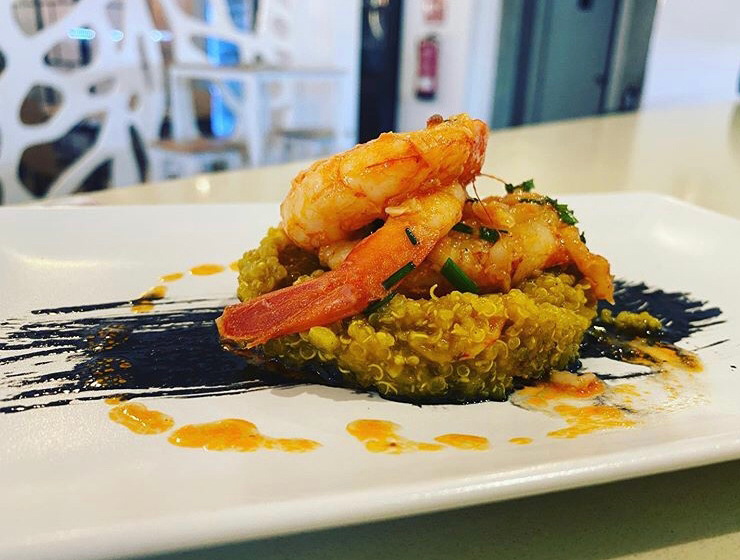 NOVO Apartahotel & Restaurante — Comida y bebida