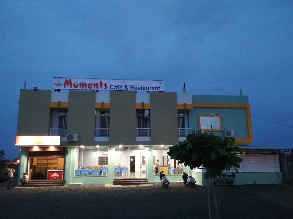 Moments Café & Restaurant