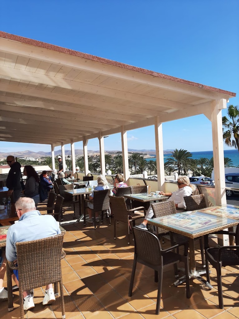 Rapa Nui SurfBar Fuerteventura — Ambiente