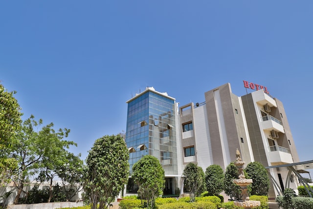 Oyo 36424 Hotel Platinum Inn