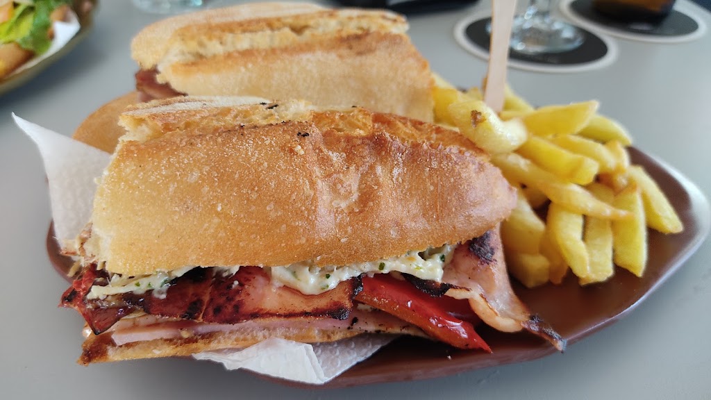 Cafeteria Juventud — Comida y bebida