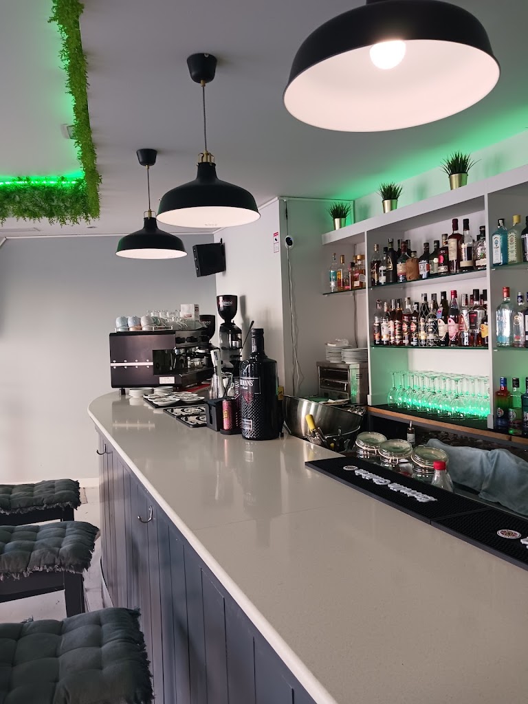Mola Cocktails & Drinks — Ambiente