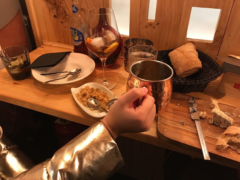 Restaurante Tiempos Nuevos — Comida y bebida