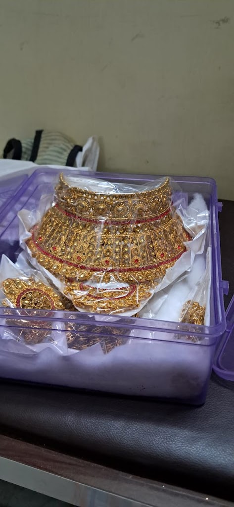 Manju Beauty Parlour