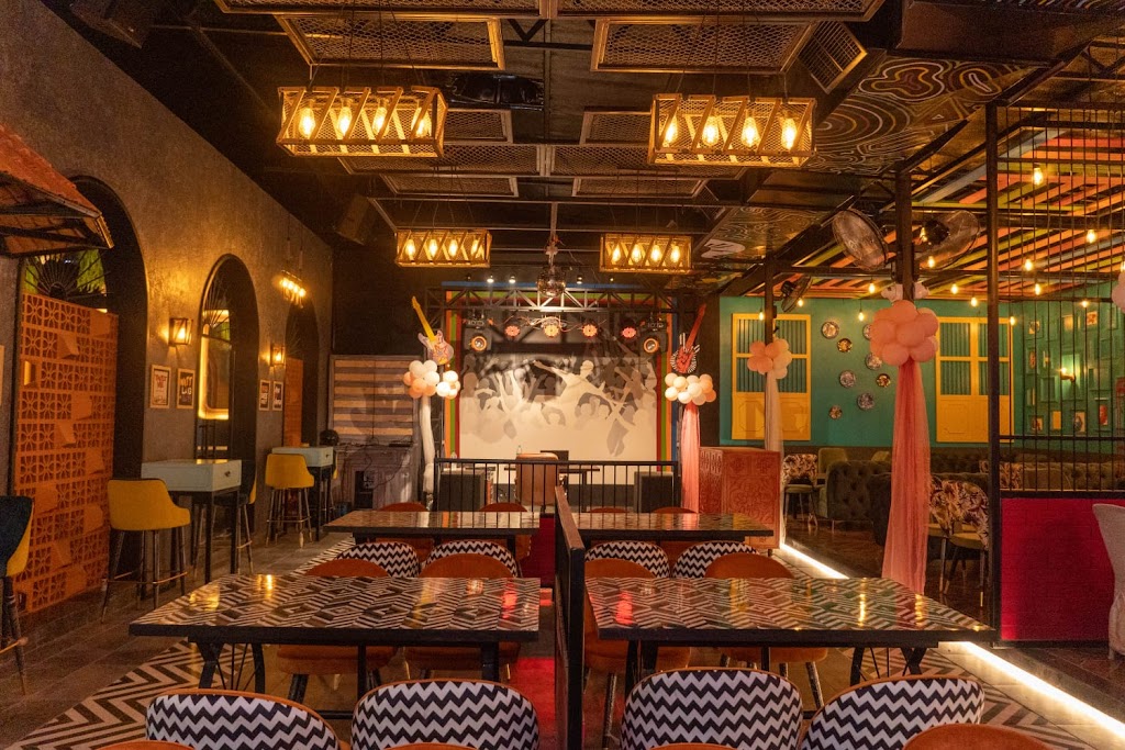 Corner Point Family Restaurant Lounge