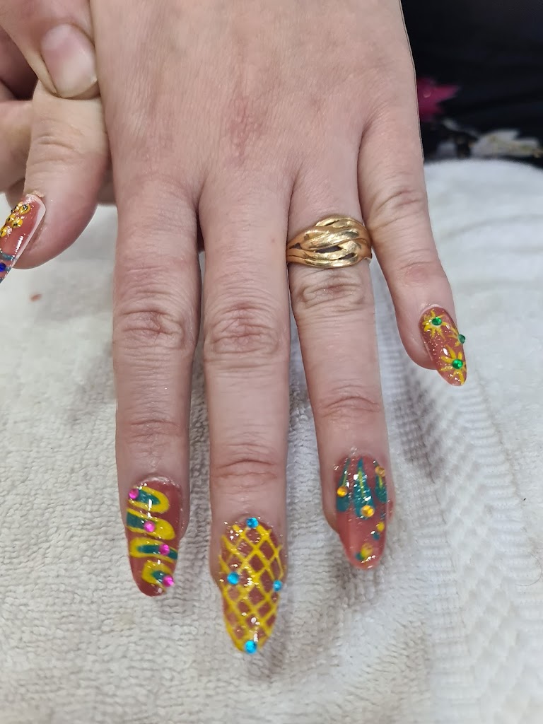 Rare Beauty Unisex Salon