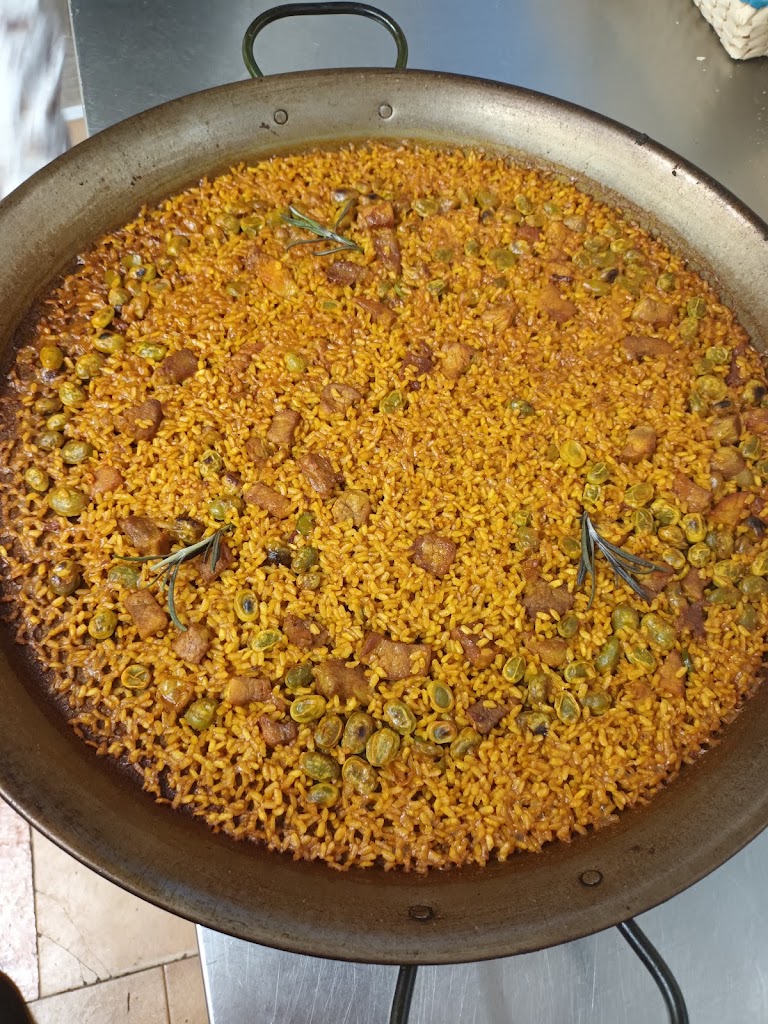 Restaurante La Caseta. (Antiguo Rte Nou Casa Martinez) — Comida y bebida