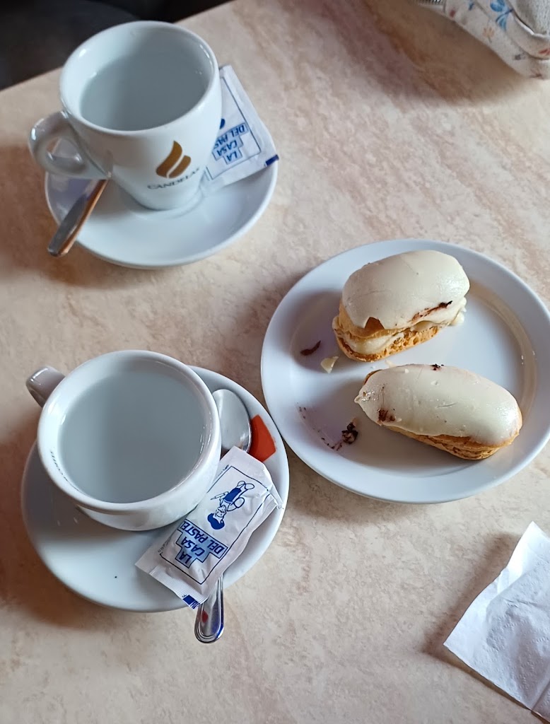 La Casa del Pastel — Comida y bebida