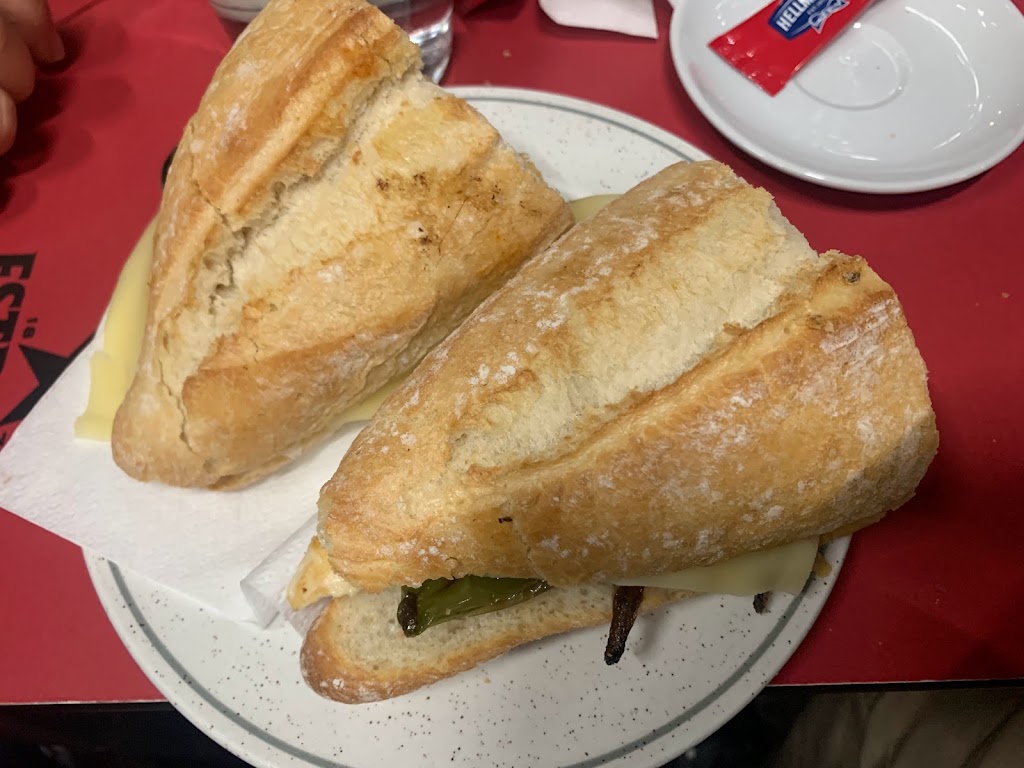 Bar Bages — Comida y bebida