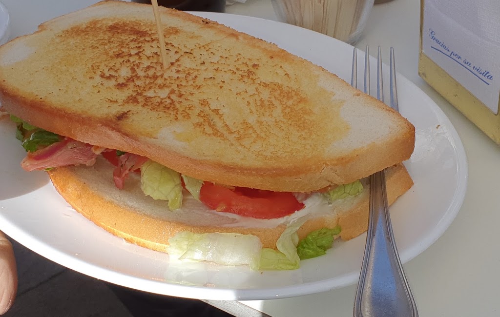 Cafe Bar Zapa — Comida y bebida