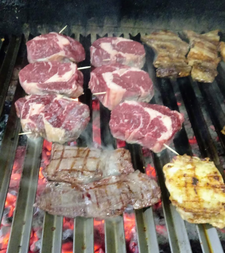 Restaurante El Uruguayo,grill,asador — Comida y bebida