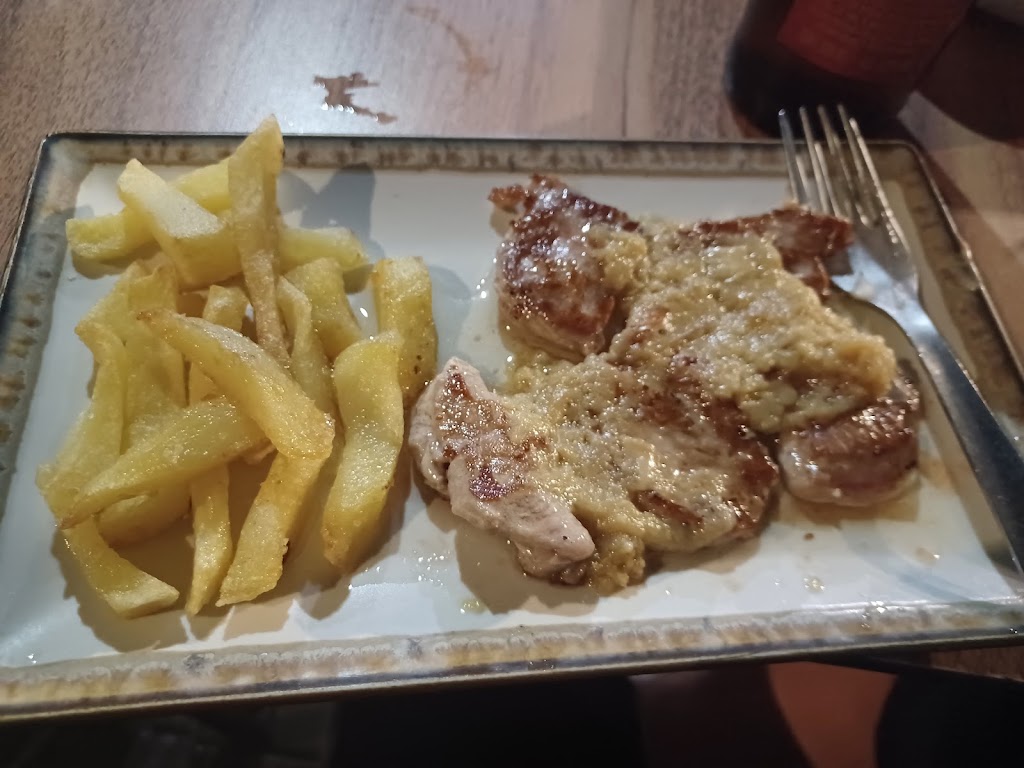 Bar Ribera De Camas — Comida y bebida