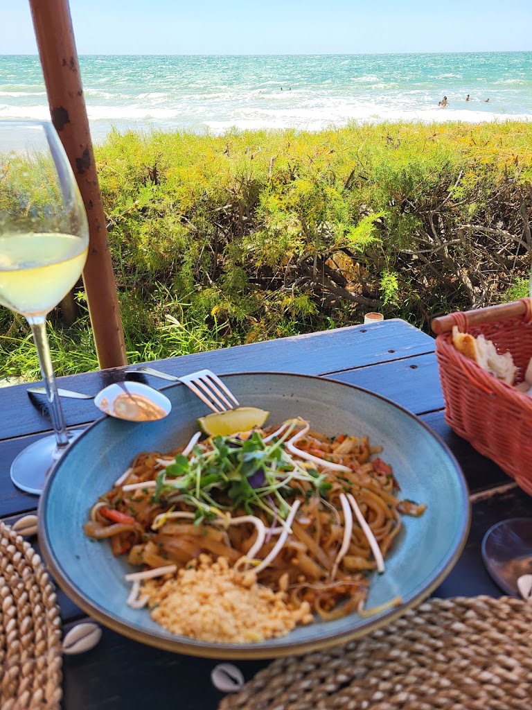 Ajedrez Beach Club - Casa al Mar — Comida y bebida
