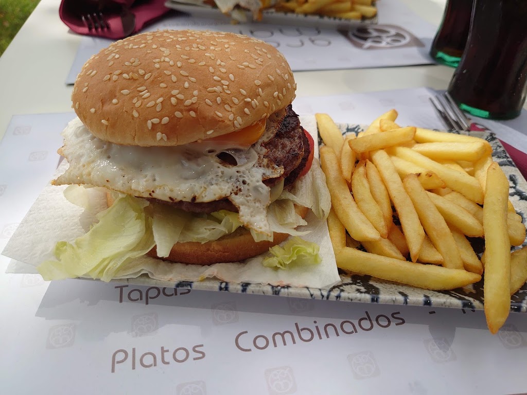 Cafe Marron — Comida y bebida