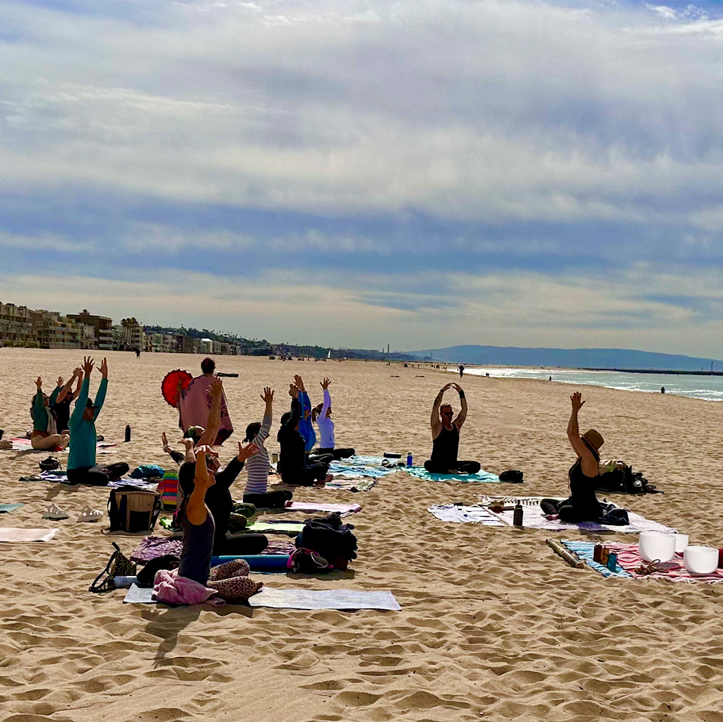  Beach Yoga Life